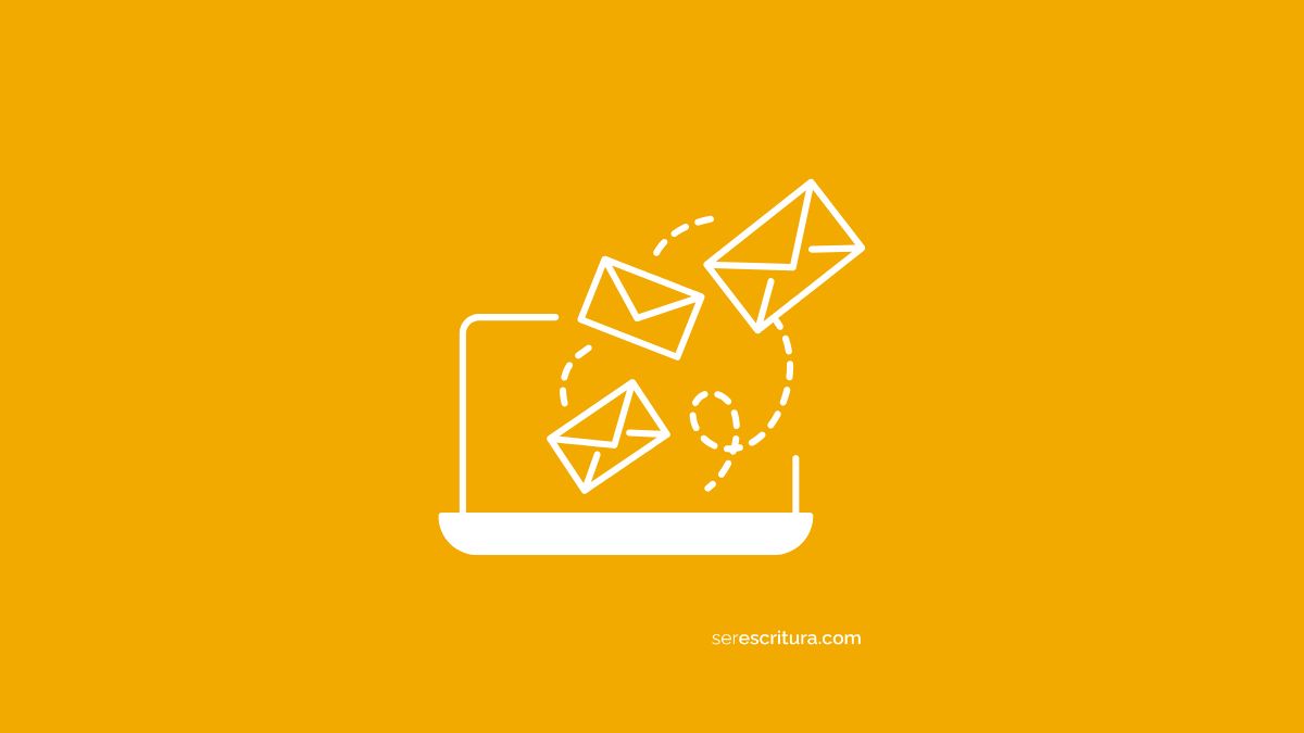 Ilustración de una computadora portátil de contorno blanco sobre un fondo naranja vibrante, con tres íconos de sobres de correo electrónico flotando alrededor. Líneas punteadas y flechas sugieren el envío y la recepción de mensajes. Esta imagen representa el uso de correos para coordinar proyectos.