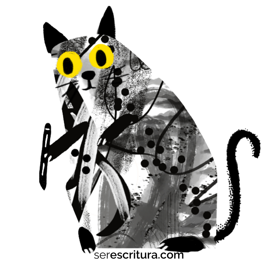 Ilustración de un gato gris formado con trazos grises, blancos y negros. Sus orejas y sus patas son negras. Sus ojos son amarillos. El gato está de pie, mira de frente y lleva un lápiz en la mano derecha. Debajo del gato se lee: serescritura.com